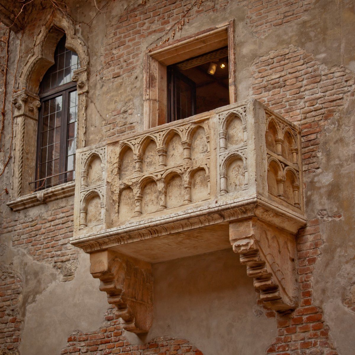Juliet-Balcony-Verona