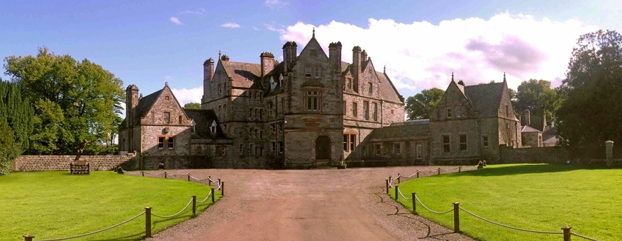 Paul McCartney and Heather Mills had a destination wedding at Castle Leslie, Ireland