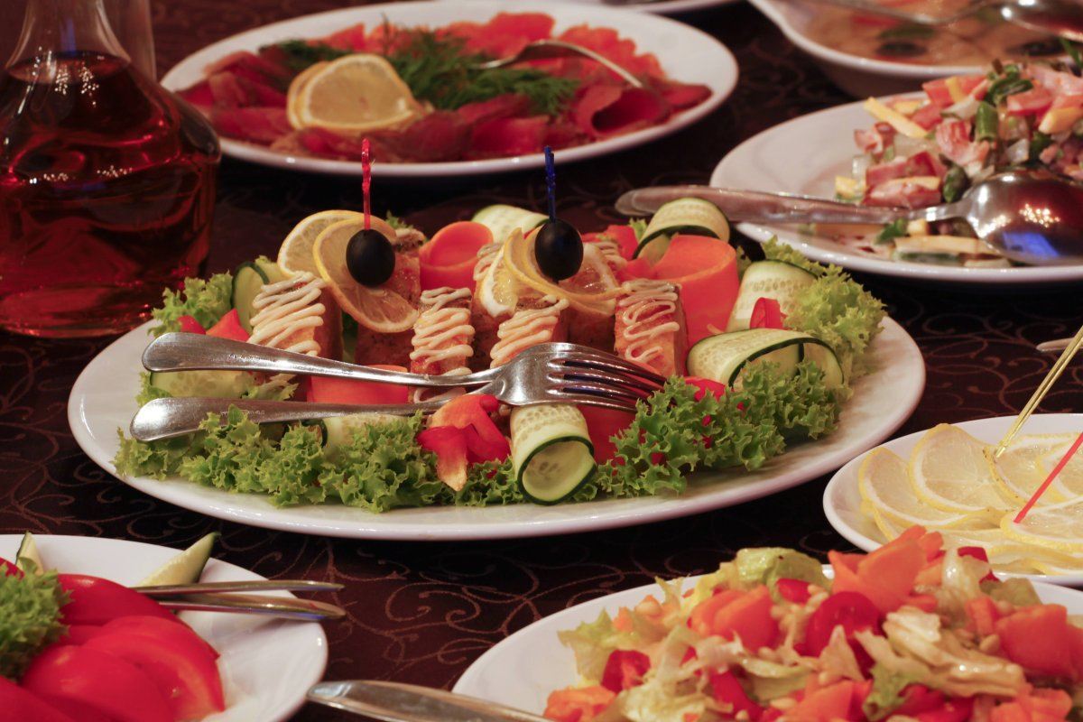 Have an endless Friday brunch at a Dubai hotel