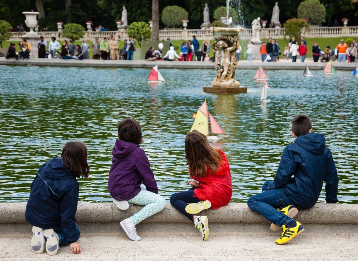 Sailing boats at the Jardin du Luxembourg