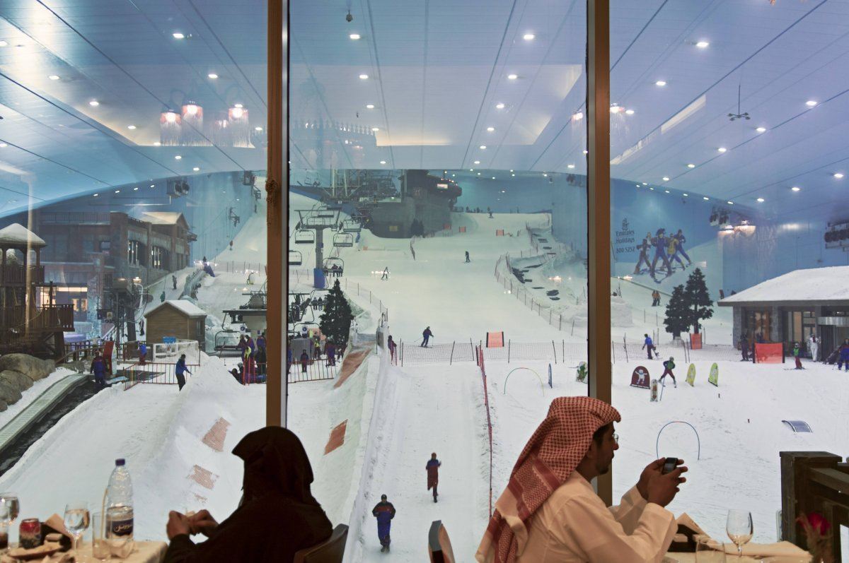 Ski Dubai lets you ski in the desert