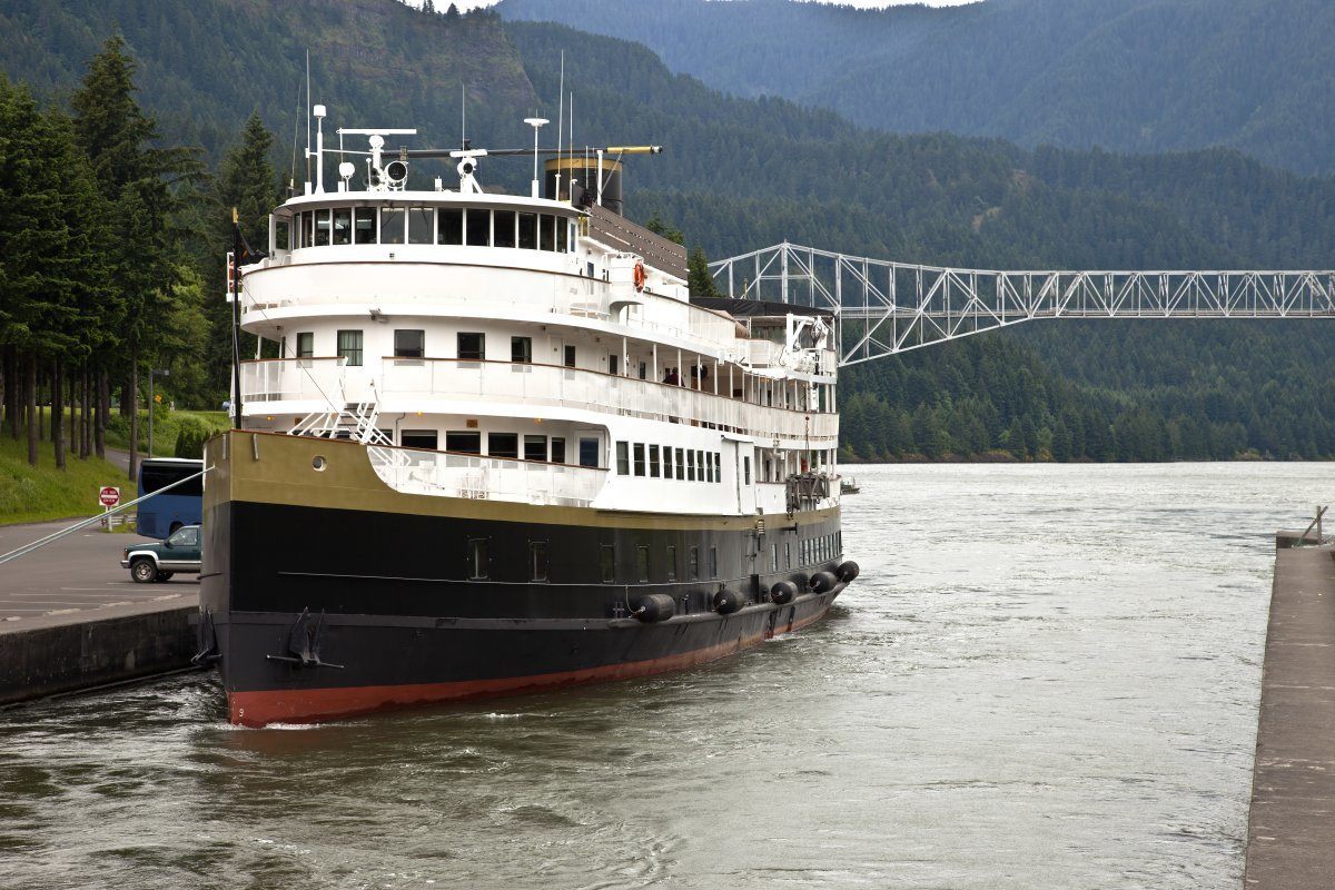 riverboat cruise near me