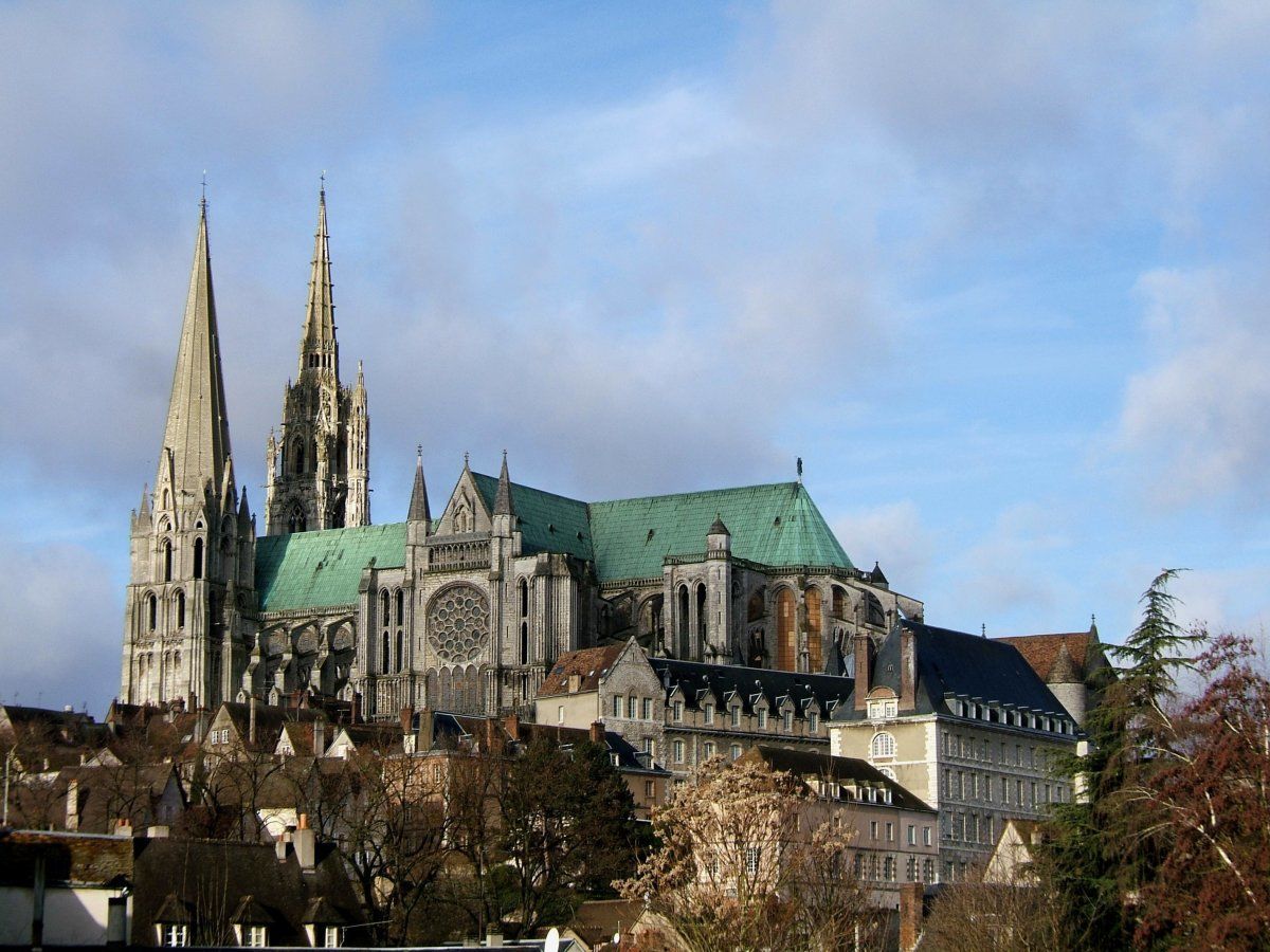 Chatrtres beautiful cities in France