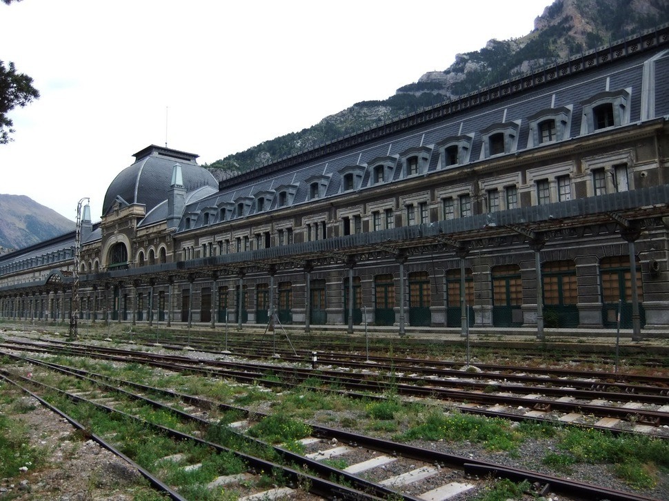 images of abandoned places
