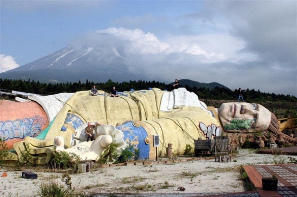 images of abandoned places