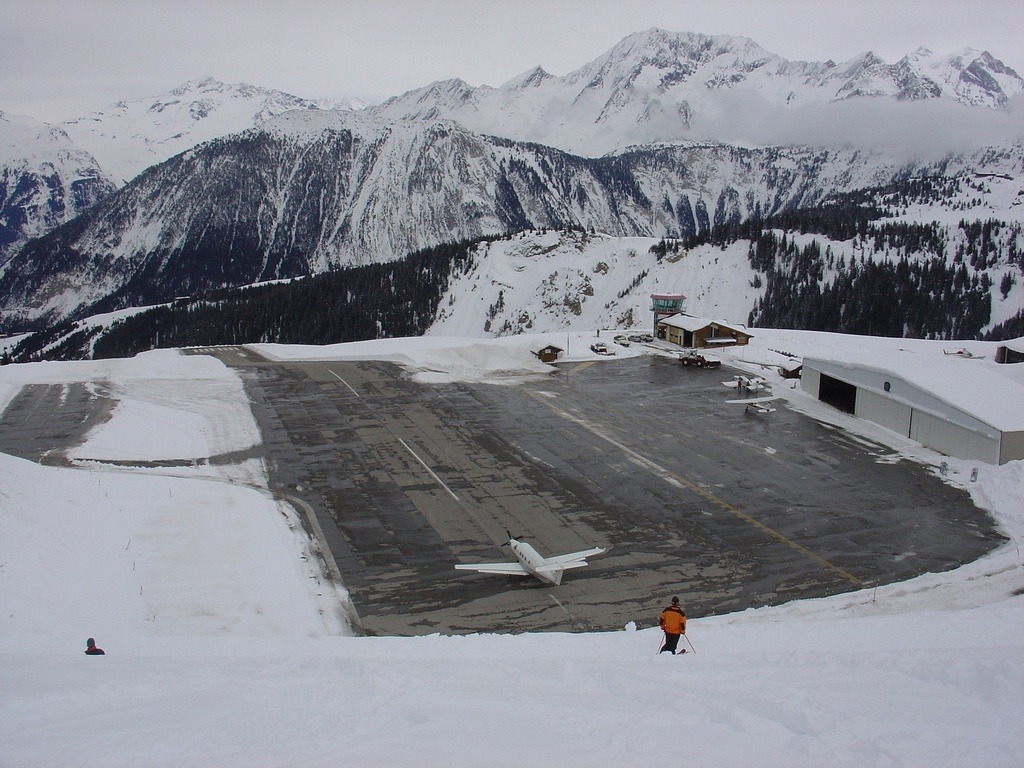 craziest airport runways