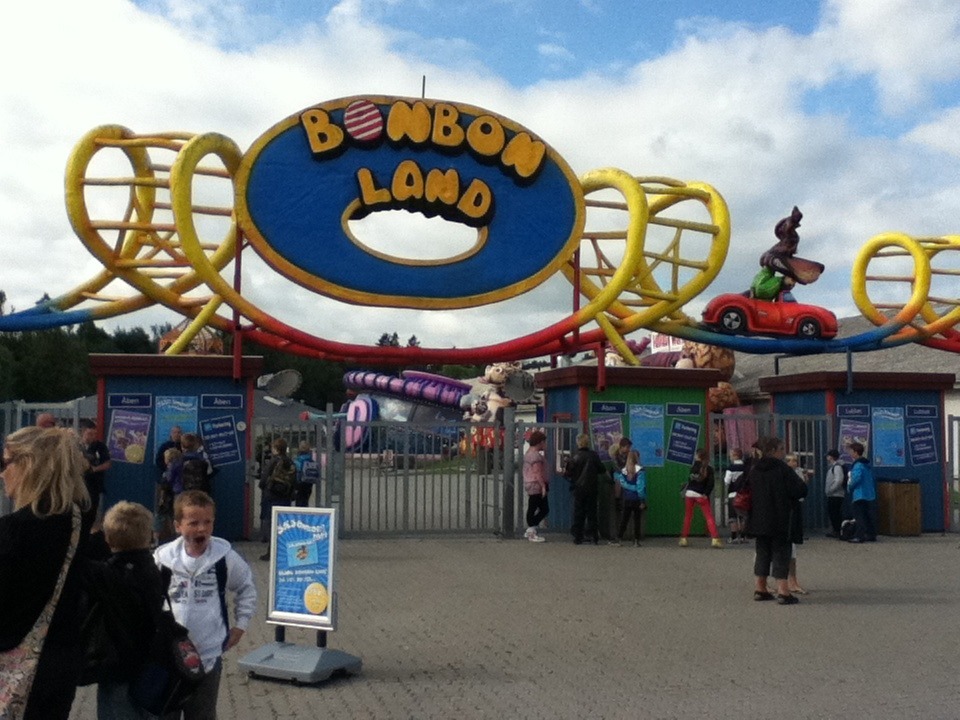 wacky theme parks