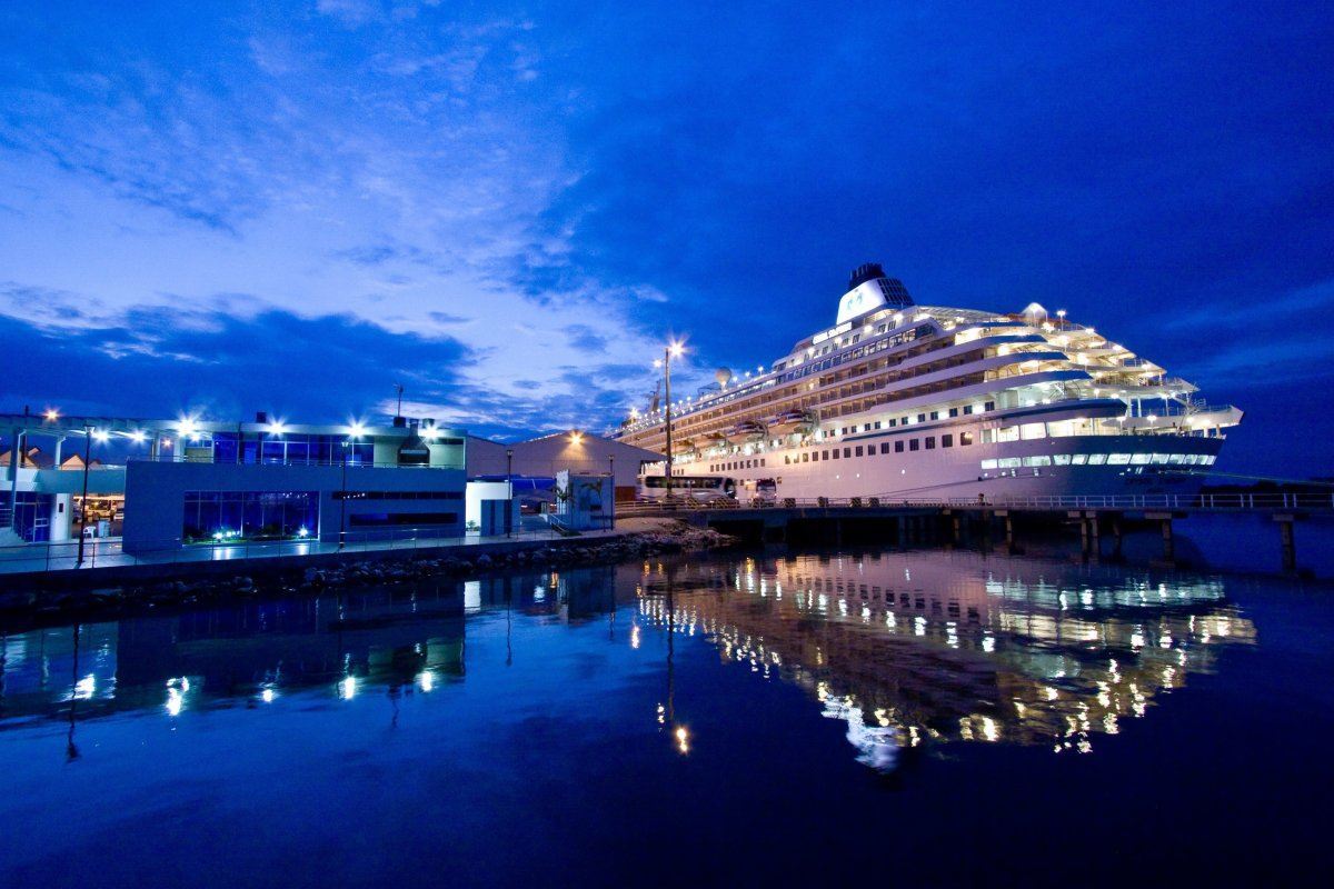 Guayaquil, Ecuador Luxurious Cruise