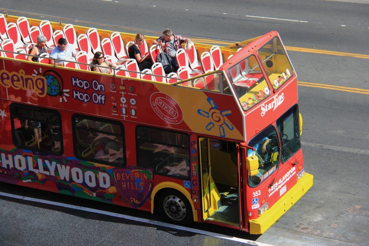 Starline Hollywood Tour Bus
