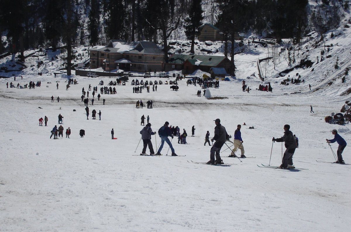 Skiing in India