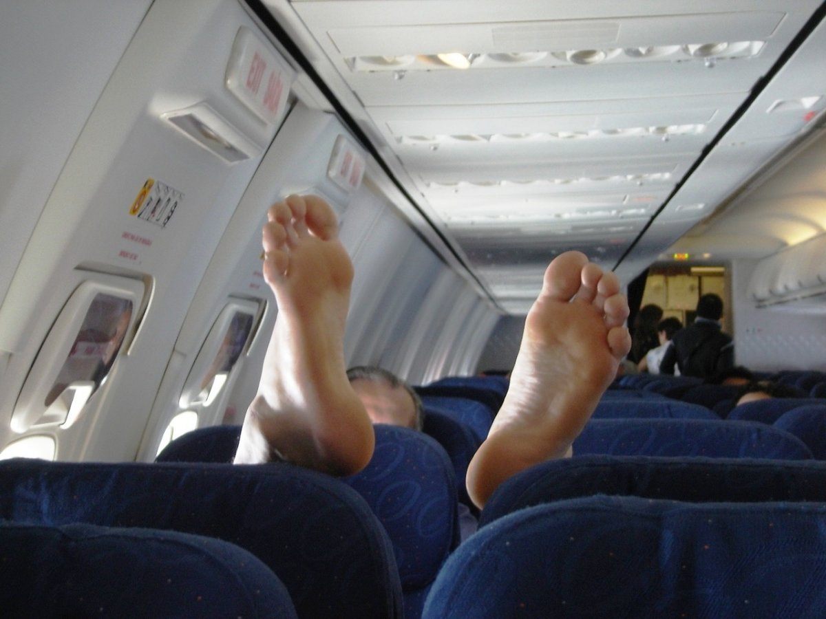 bare feet on plane