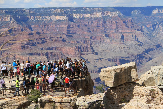 crowds at Grand Canyon