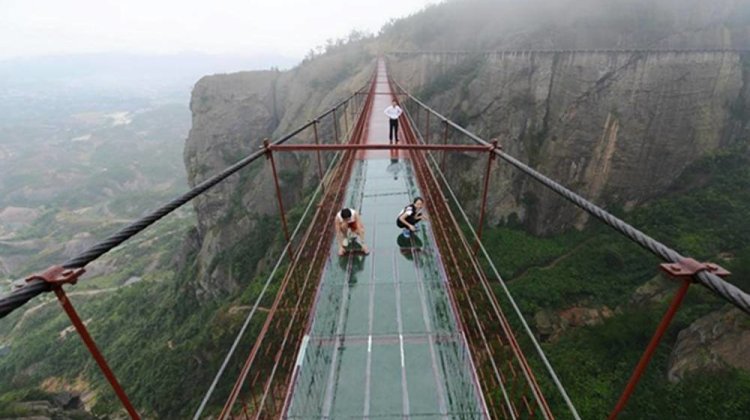 Plexi glass bridge China