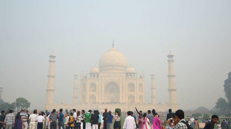 tourists at Taj
