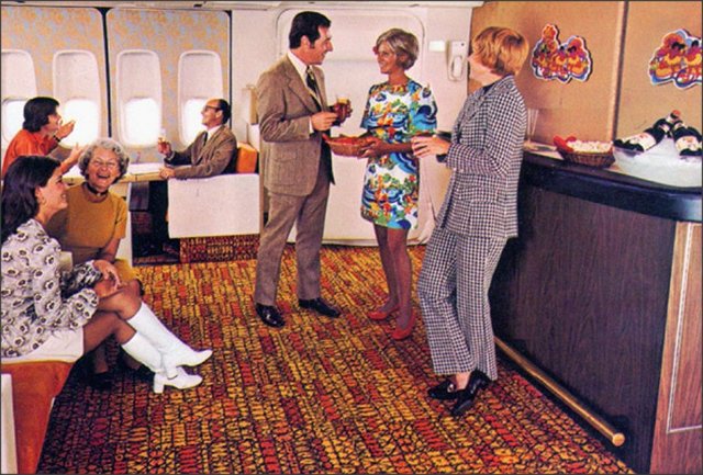 airplane standup bar