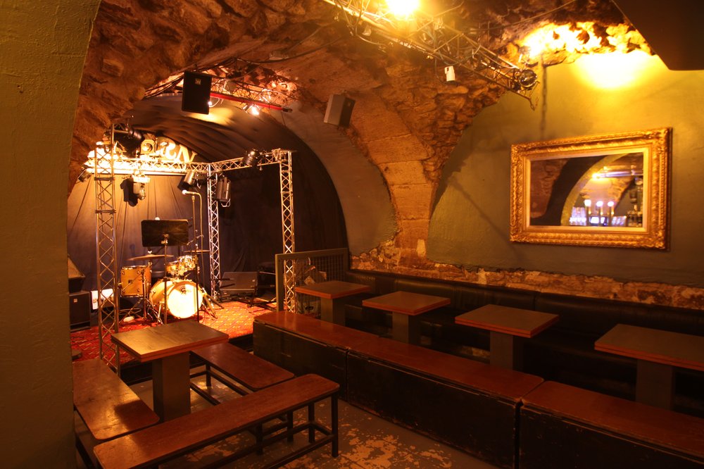 Le Cavern