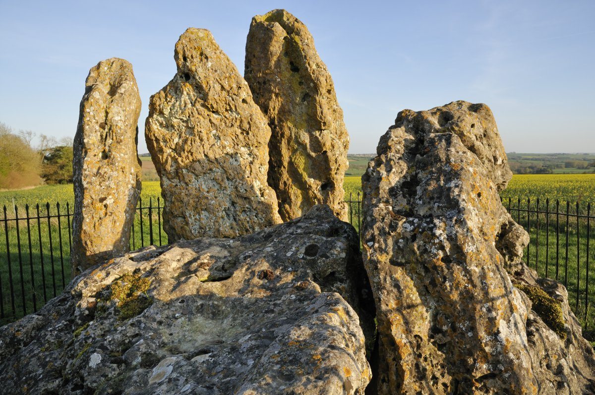 The Whispering Knights, Rollright Stones