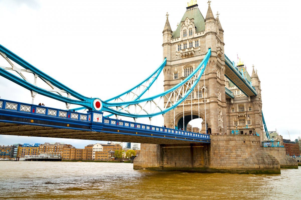London Tower In England Old Bridge And The Cloudy Sky