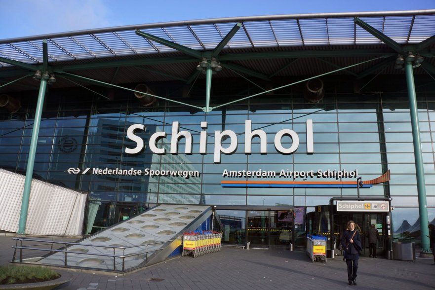 how to go from amsterdam airport to city center