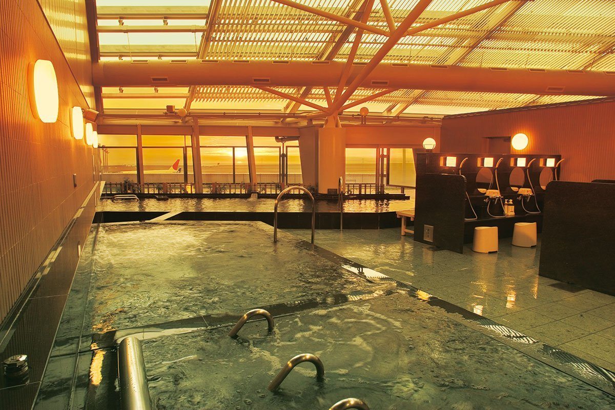 bathhouse at nagoya airport