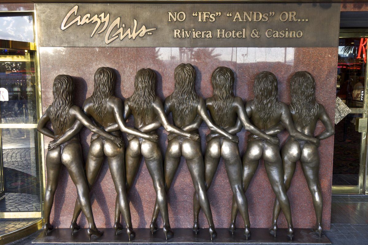 Las Vegas, Crazy Girls Bronze Statues At The Riviera Casino