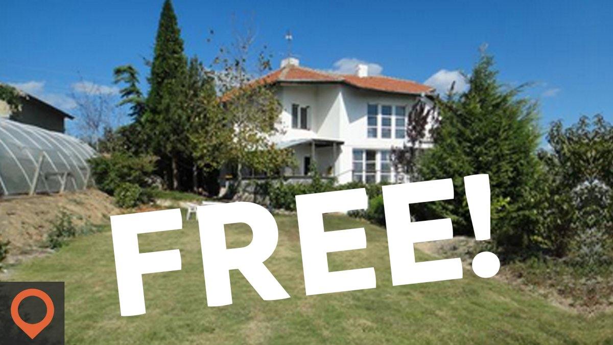Stay Around the World FOR FREE!