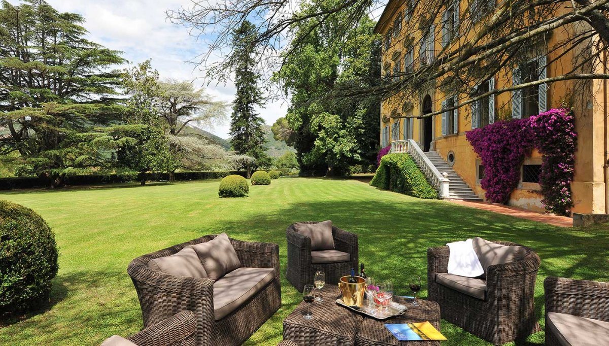 italian villa tuscany