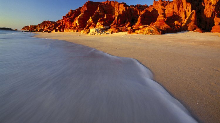 australia dinosaur tracks