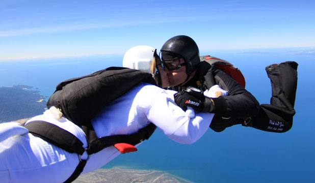sky dive wedding