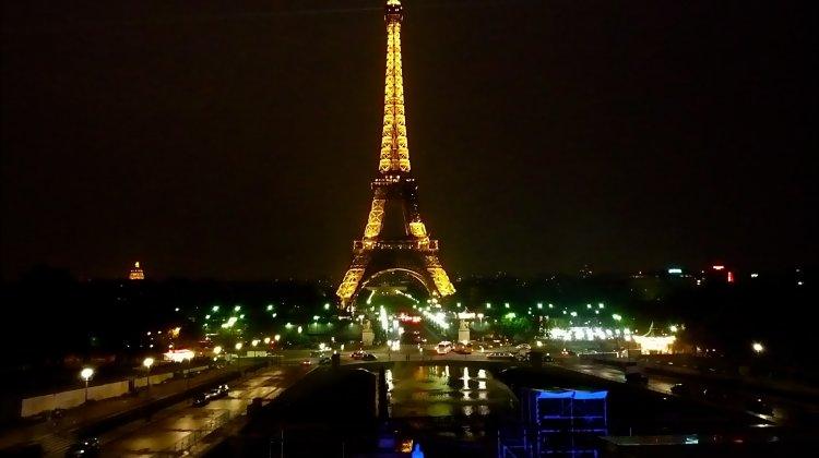 paris parks at night