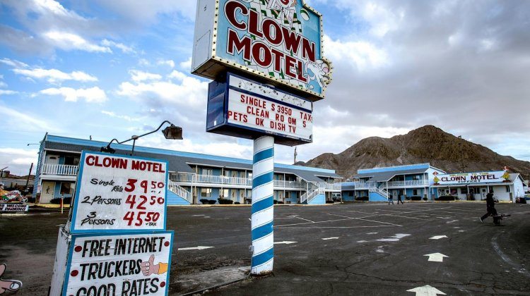 clown motel