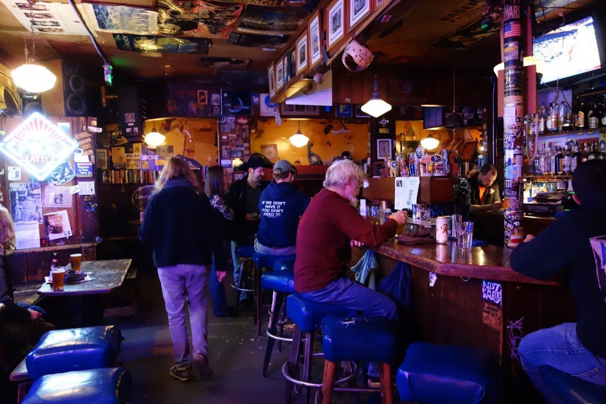 Blue Moon Tavern