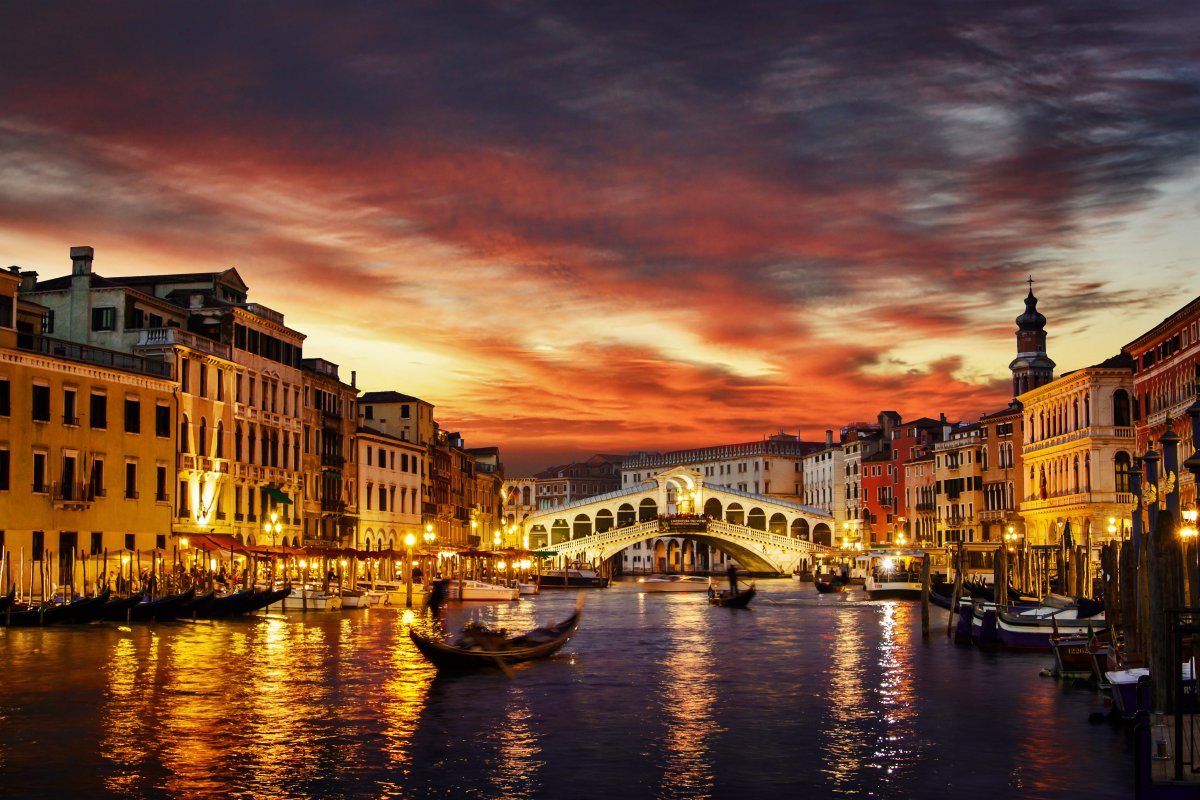 Ponte Rialto Gondola Sunset Venice Italy