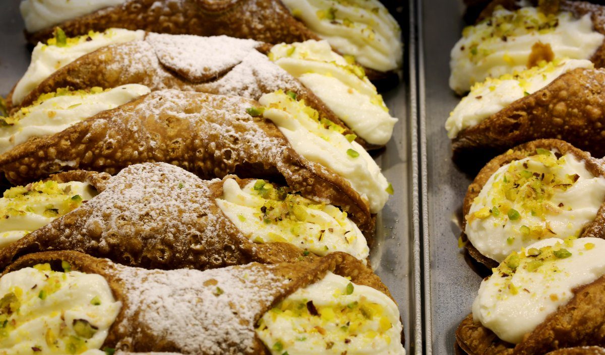 Many Sicilian Cannoli Stuffed Ricotta Cheese
