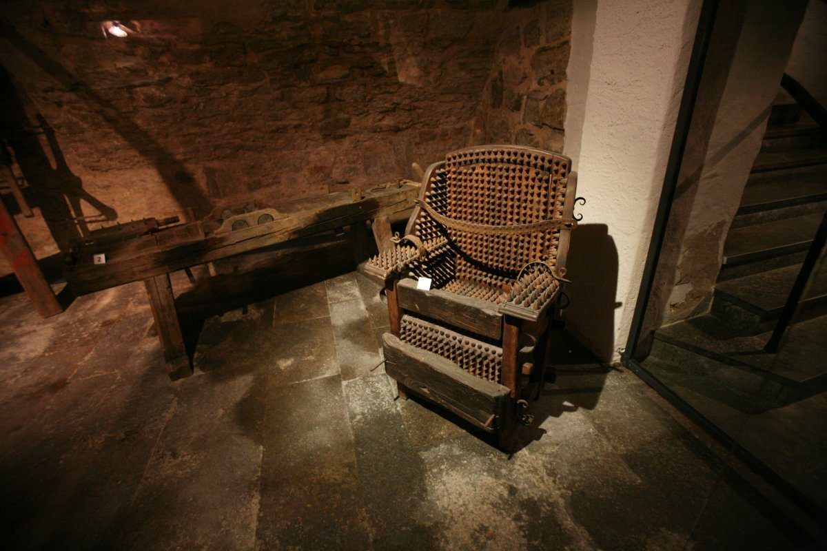 Torture Chair Dungeon Rothenburg Medieval Crime