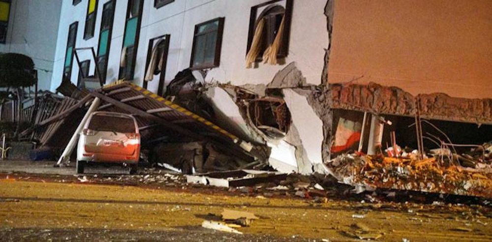 india hotel collapse