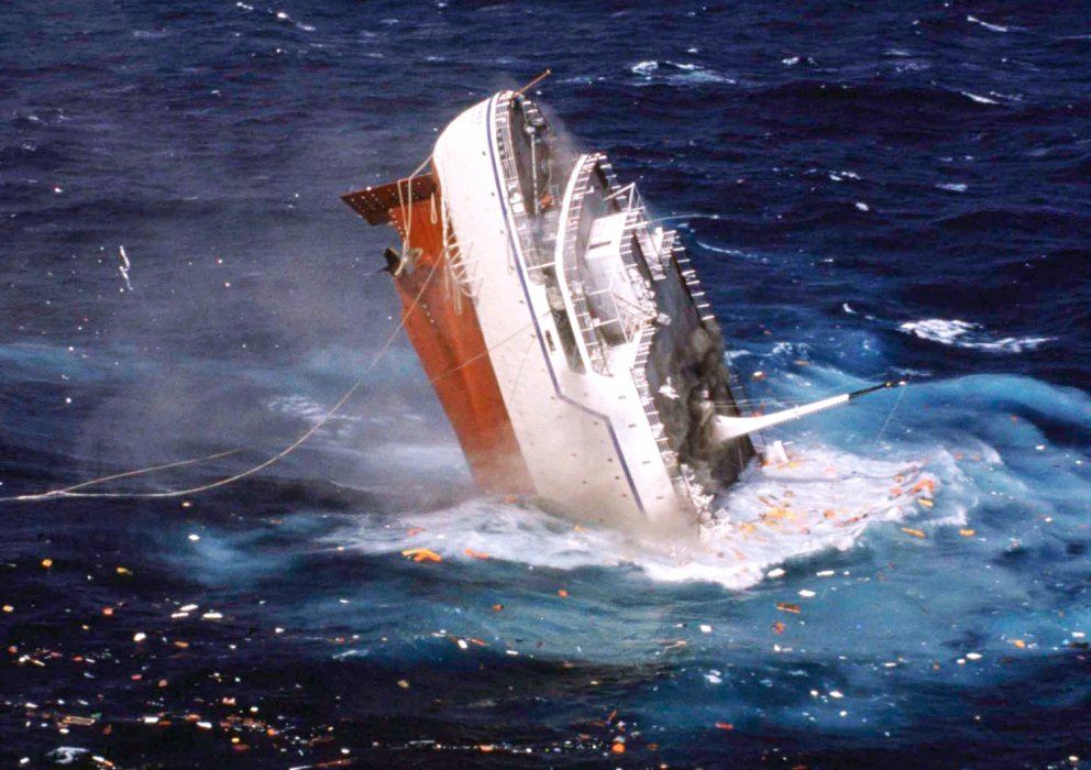 The 12 Worst Cruise Ship Disasters of All Time Page 2 of 12