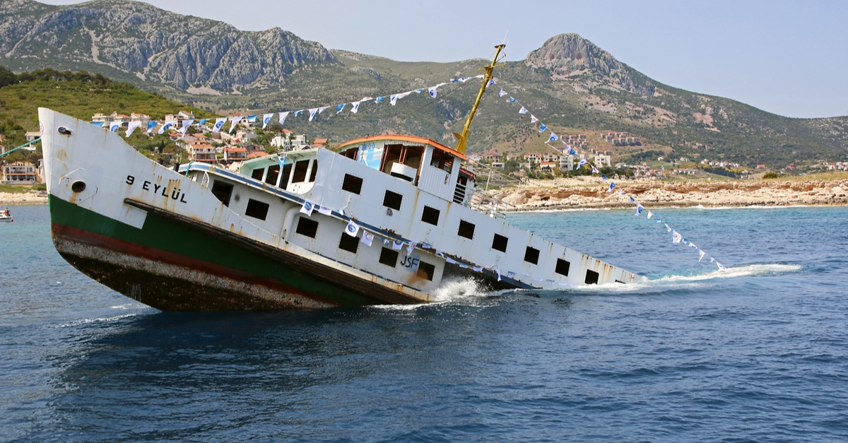 sinking ship for diving tourism